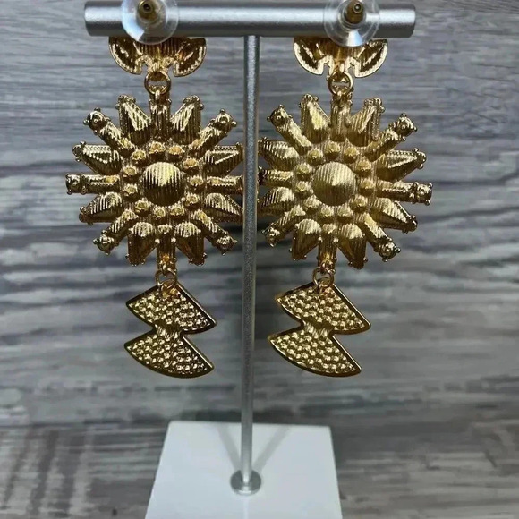 Fashion Jewelry Black Rhinestone Dangle Statement Earrings - Picture 6 of 9